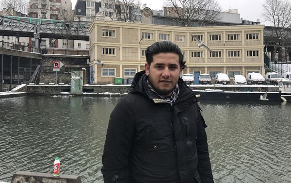 Жизнь мигрантов в Париже - Sputnik Азербайджан
