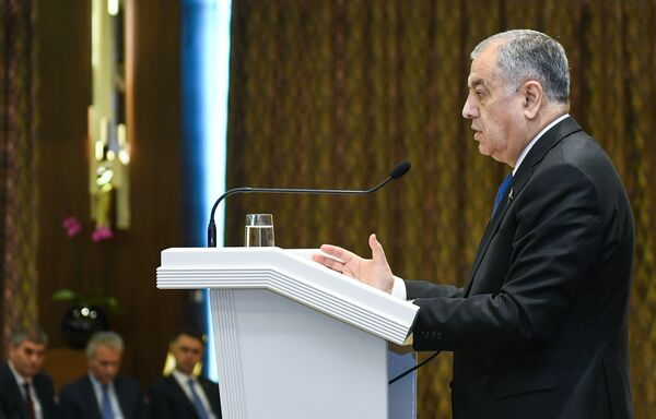 Депутат Вахид Ахмедов на конференции Налоги, прозрачность, развитие Депутат Вахид Ахмедов на конференции Налоги, прозрачность, развитие - Sputnik Азербайджан