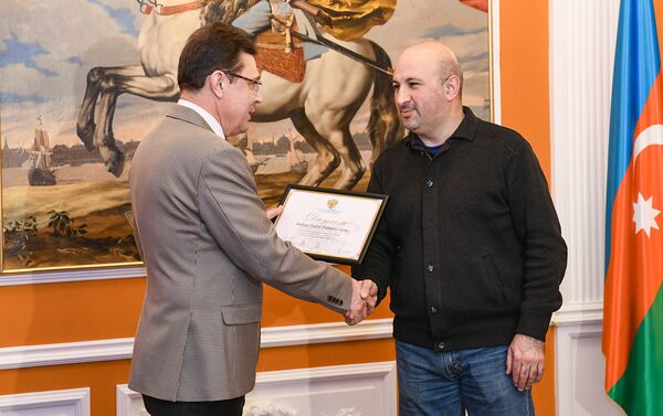 Награждение журналиста Расима Бабаева - Sputnik Азербайджан