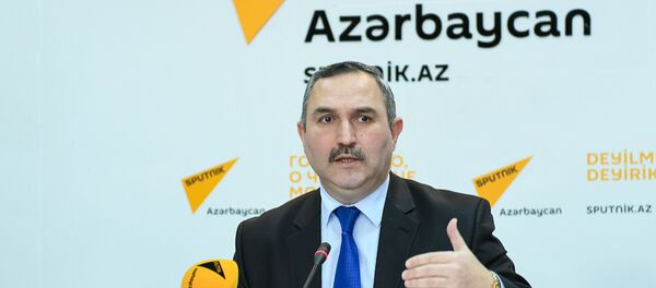 руководитель Общественного объединения гуманитарной поддержки Хаят Азер Аллахверанов руководитель Общественного объединения гуманитарной поддержки Хаят Азер Аллахверанов - Sputnik Азербайджан