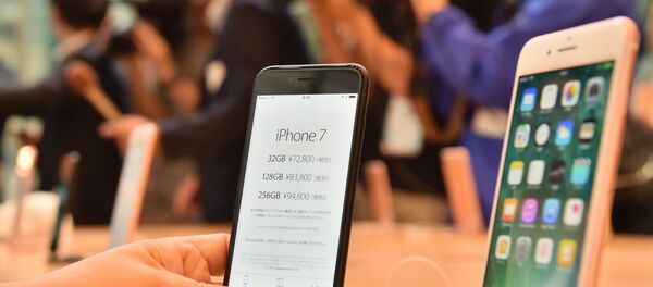 Смартфоны iPhone 7 и 7 Plus - Sputnik Азербайджан