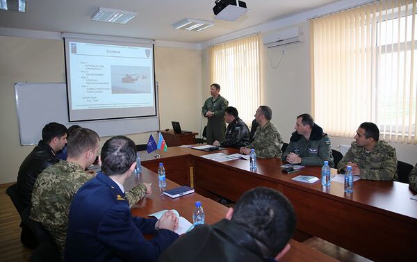 Мобильная учебная группа НАТО проводит семинар в Баку - Sputnik Азербайджан