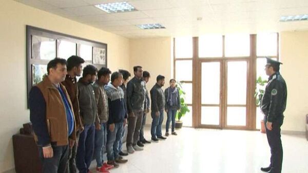 Задержанные нелегальные мигранты - Sputnik Азербайджан