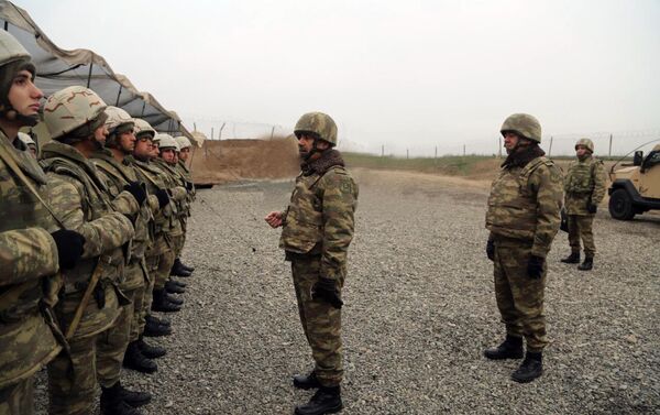 Министр обороны посетил передовые подразделения - Sputnik Азербайджан