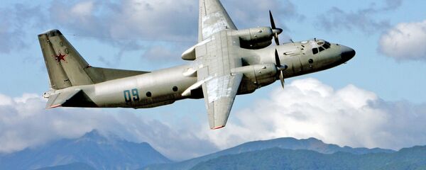 Военно-транспортный самолет Ан-26 - Sputnik Азербайджан