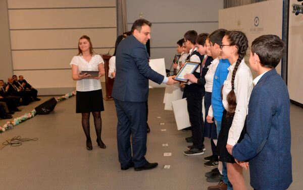 Награждение победителей II Олимпиады по логике имени Лютфи Заде - Sputnik Азербайджан