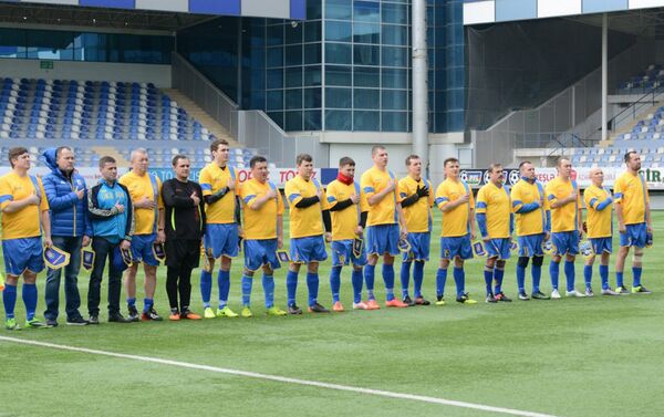 Команда Украины перед международным футбольным турниром между парламентскими командами - Sputnik Азербайджан