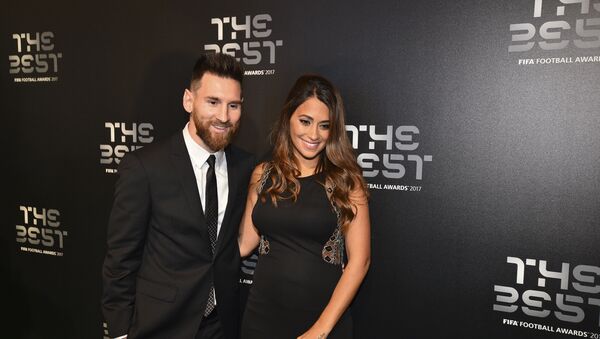 Barselonanın hücumçusu Lionel Messi həyat yoldaşı Antonella Rokusso ilə, 23 oktyabr 2017-ci il - Sputnik Azərbaycan