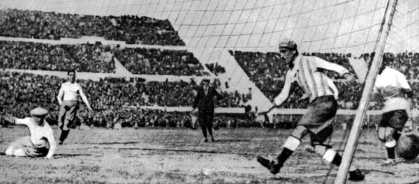 Первый футбольный чемпионат мира в Уругвае, 1930 год - Sputnik Азербайджан