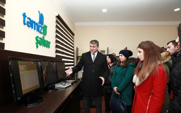 Медиа-тур с участием представителей местных СМИ в ОАО Təmiz şəhər - Sputnik Азербайджан
