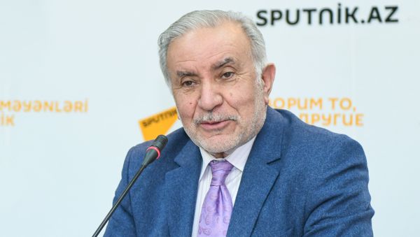 Eyyub Hüseynov: “Əmtəə bazarında qaçaq yolla gətirilmiş siqaretlər var”