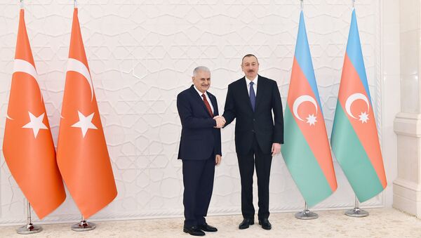 Встреча президента Азербайджана Ильхама Алиева с премьер-министром Турции Бинали Йылдырымом - Sputnik Азербайджан