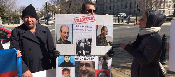 Акция протеста азербайджанцев в Вашингтоне Акция протеста азербайджанцев в Вашингтоне - Sputnik Азербайджан