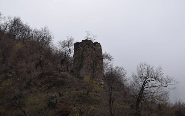 В средневековье село Мухас окружали четыре башни... - Sputnik Азербайджан