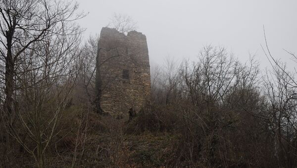 Башня в селе Мухас в Огузе - Sputnik Азербайджан
