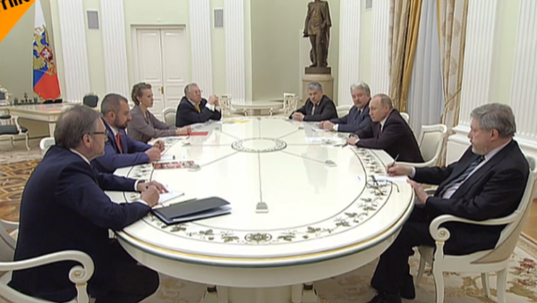 LIVE: Встреча Владимира Путина с доверенными лицами и экс-кандидатами на пост президента РФ - Sputnik Азербайджан