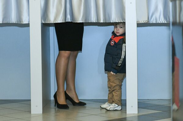 Выборы президента Российской Федерации в посольстве РФ в Баку - Sputnik Азербайджан