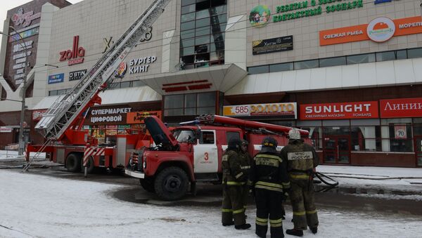 Пожар в торговом центре «Зимняя вишня» в Кемерово - Sputnik Азербайджан