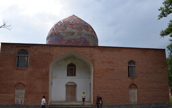 Мавзолей в селе Хазра Гусарского района - Sputnik Азербайджан