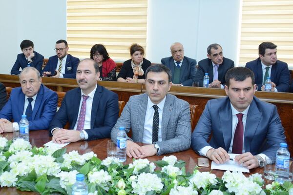 В UNEC состоялась посвященная 100-летию геноцида азербайджанцев научно-практическая конференция на тему Геноцид 31 марта: жестокое преступление, направленное против человечества В UNEC состоялась посвященная 100-летию геноцида азербайджанцев научно-практическая конференция на тему Геноцид 31 марта: жестокое преступление, направленное против человечества - Sputnik Азербайджан