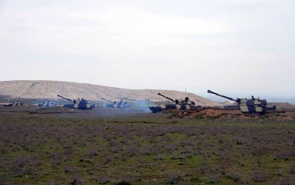 Учения ракетных и артиллерийских подразделений ВС Азербайджана - Sputnik Азербайджан