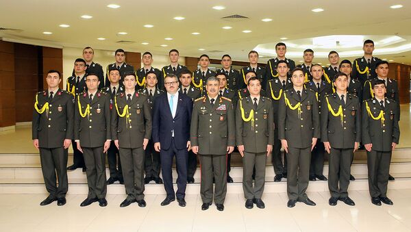 Министр обороны Азербайджана посетил военное училище Сухопутных Войск Турции - Sputnik Азербайджан