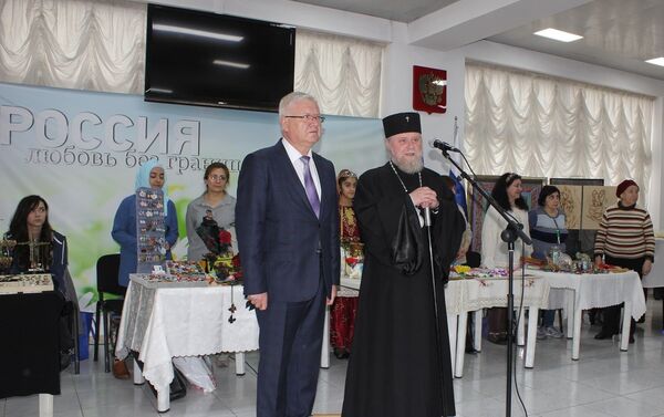 Выступает архиепископ Александр - Sputnik Азербайджан