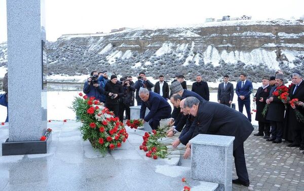 Тысячи наших соотечественников совершили шествие в Губинский мемориальный комплекс геноцида - Sputnik Азербайджан