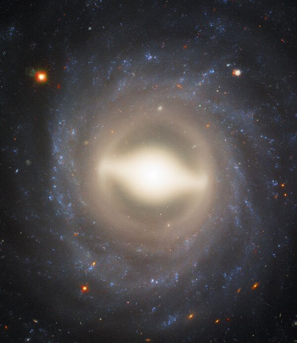 Спиральная галактика NGC 1015 в созвездии Кит - Sputnik Азербайджан
