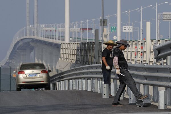 Морской мост Гонконг-Чжухай-Макао в Китае - Sputnik Азербайджан