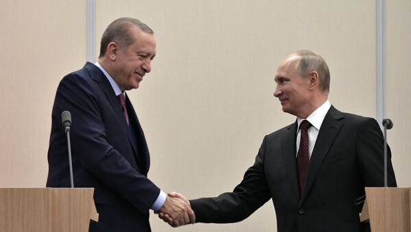 Rusya devlet başkanı Vladimir Putin ve Türkiye cumhurbaşkanı  Recep Tayyip Erdoğan'ın ortak basın toplantısı - Sputnik Azərbaycan