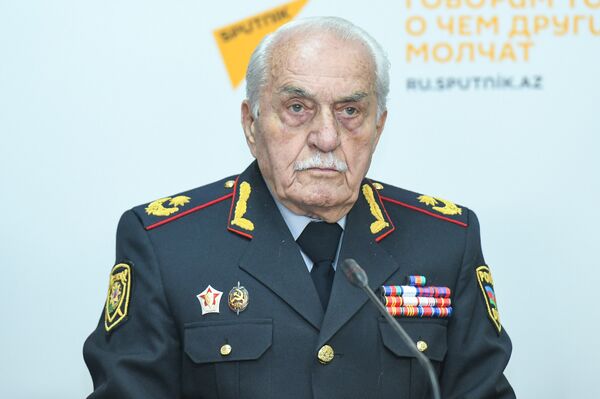 Генерал-майор Кямиль Мамедов Генерал-майор Кямиль Мамедов - Sputnik Азербайджан
