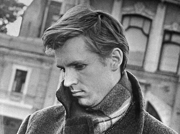 Артист Станислав Любшин в 1964 году Артист Станислав Любшин в 1964 году - Sputnik Азербайджан