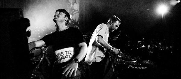 Выступление дуэта Axwell Λ Ingrosso Выступление дуэта Axwell Λ Ingrosso - Sputnik Азербайджан