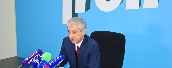 Вице-премьер Азербайджана Али Ахмедов - Sputnik Азербайджан
