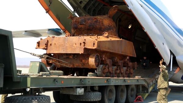 Американский танк времен войны Шерман подготовят для участия в параде 9 мая - Sputnik Азербайджан