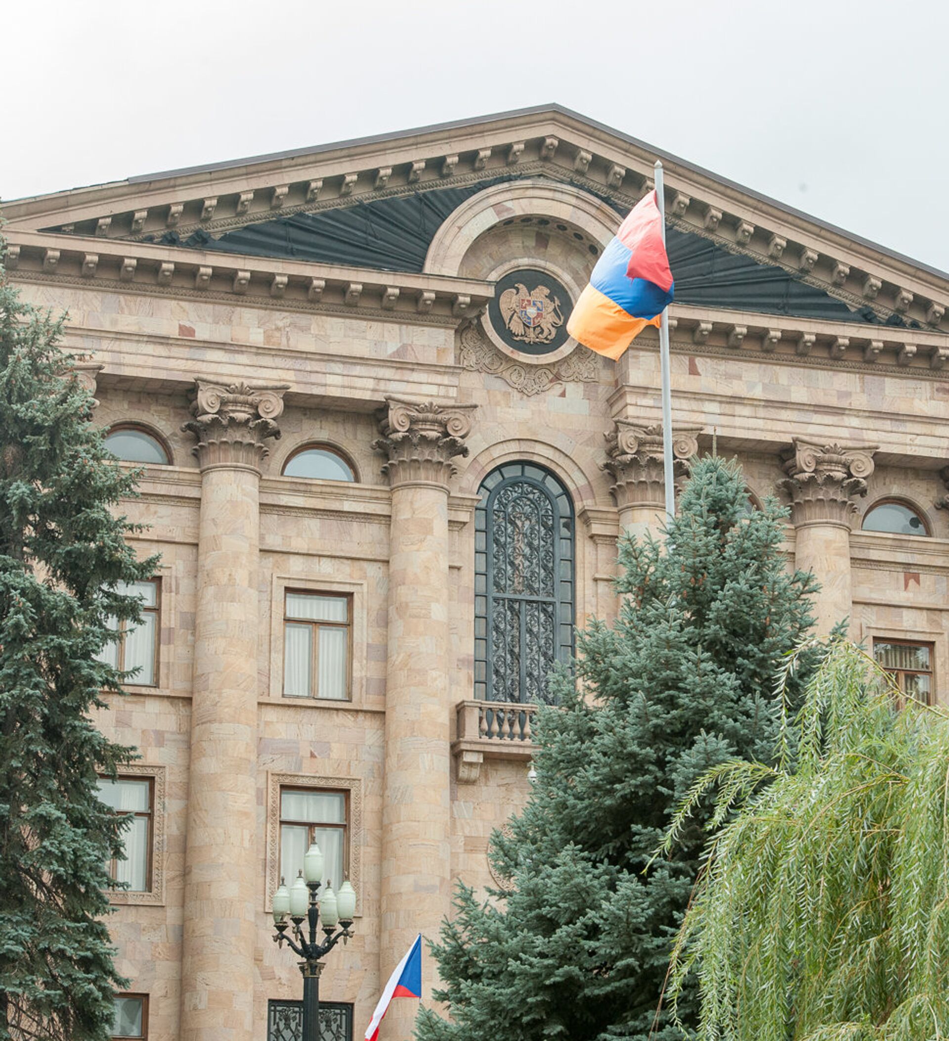 здание парламента в армении