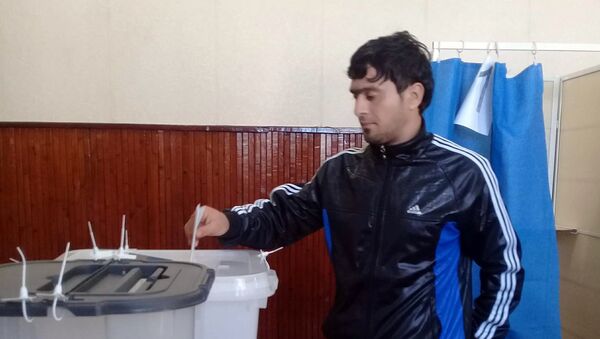 Голосование в следственном изоляторе номер три пенитенциарной службы - Sputnik Azərbaycan