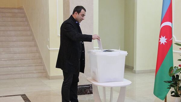 Голосование в посольстве Азербайджана в Минске - Sputnik Азербайджан