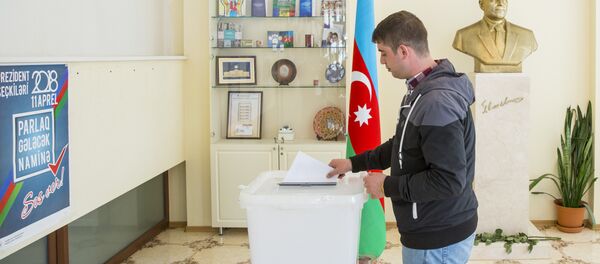Голосование на выборах президента АР в посольстве Азербайджанской Республики в Кишиневе Голосование на выборах президента АР в посольстве Азербайджанской Республики в Кишиневе - Sputnik Азербайджан