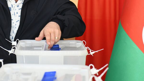Голосование на выборах президента Азербайджана - Sputnik Azərbaycan