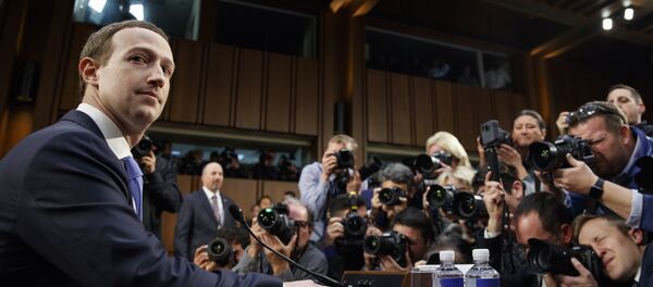 Основатель и главный исполнительный директор Facebook Марк Цукерберг - Sputnik Азербайджан