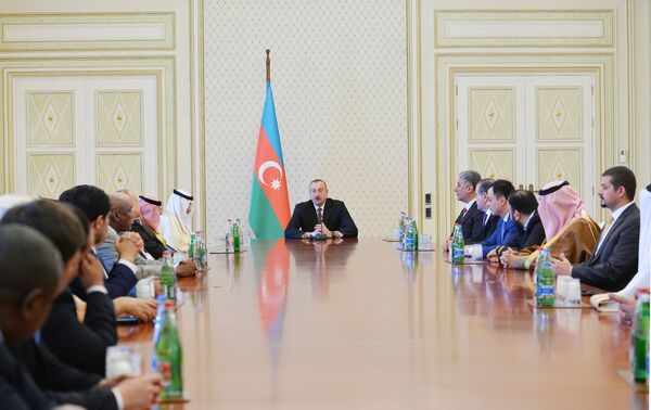 Президент Ильхам Алиев встретился с министрами молодежи и спорта, участвующими в 4-й сессии Конференции министров молодежи и спорта ОИС Президент Ильхам Алиев встретился с министрами молодежи и спорта, участвующими в 4-й сессии Конференции министров молодежи и спорта ОИС - Sputnik Азербайджан