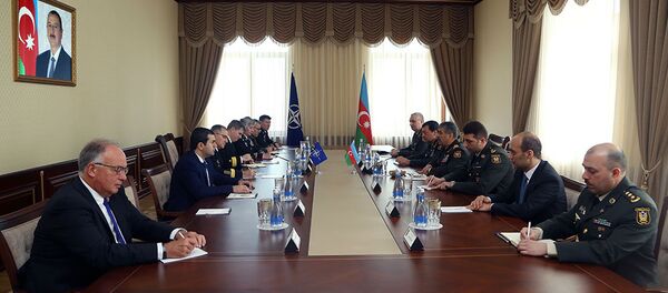 Министр обороны Азербайджана встретился с Верховным главнокомандующим Объединенными силами НАТО в Европе - Sputnik Азербайджан
