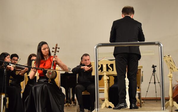 На сцене Азербайджанской государственной академической филармонии прошел концерт молодых музыкантов - Sputnik Азербайджан