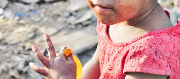 Маленькая девочка, фото из архива - Sputnik Азербайджан