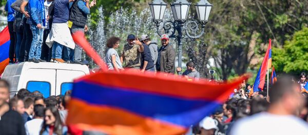 Никол Пашинян на Площади Республики (23 апреля 2018). Ереван Никол Пашинян на Площади Республики (23 апреля 2018). Ереван - Sputnik Азербайджан