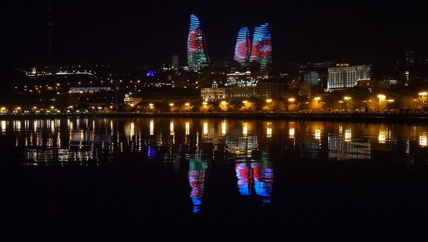Огни ночного города: Баку готов к встрече гостей королевских гонок - Sputnik Азербайджан