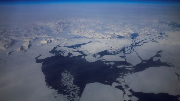 Таяние арктических льдов, фото из архива - Sputnik Азербайджан