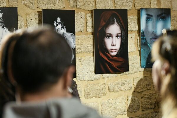 Персональная фото выставка Лалы Гусейновой Follow your instincts в галерее Art Tower - Sputnik Азербайджан